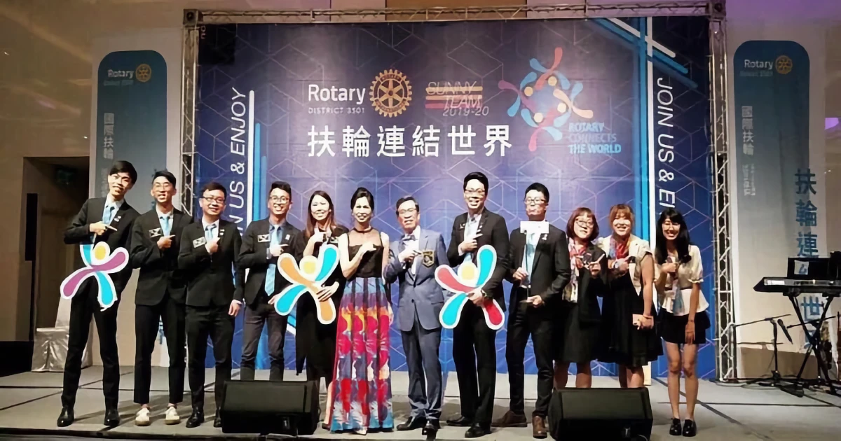 國際扶輪年度絲巾–女主人禮服 - 精選圖片